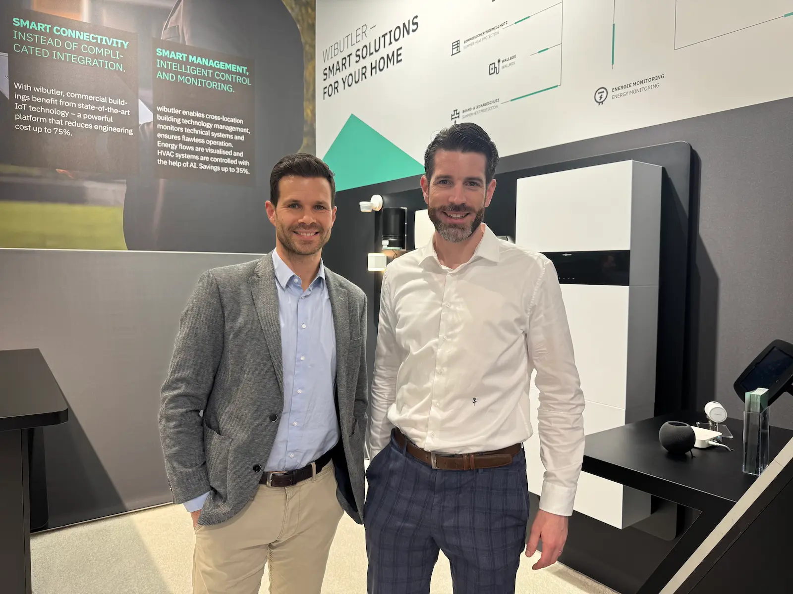 Maximilian Metzner, FE-ZVEI und Florian Remark, Strategion und Konsortialleitung SECAI am wibutler-Stand.