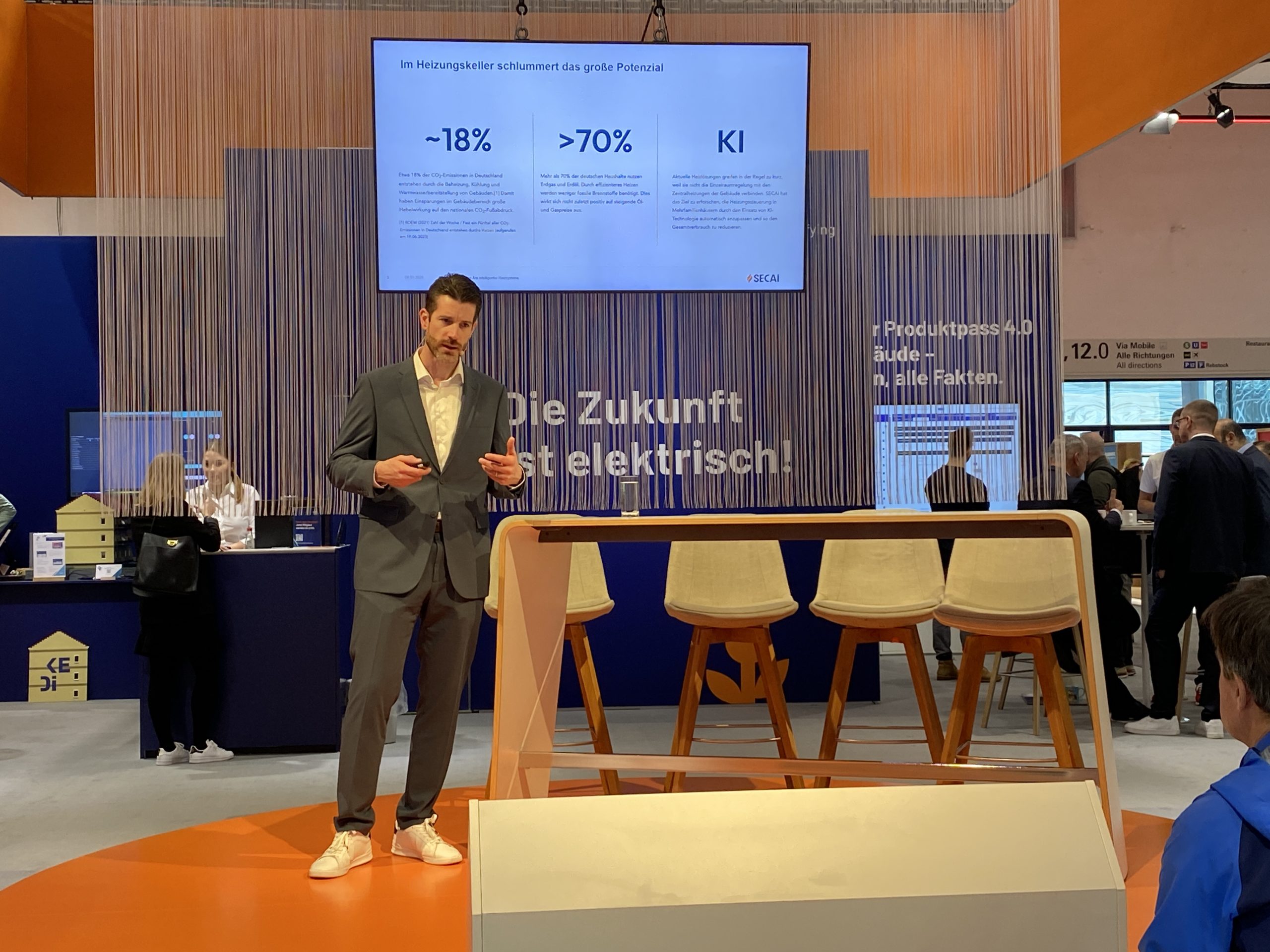 Dr. Florian Remark präsentierte SECAI auf der Light&Building am 9. März 2026.